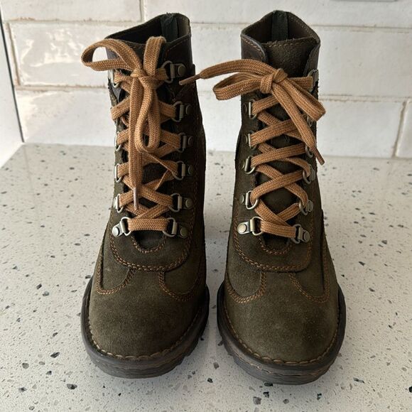 BORN Ronnie Women’s Olive Green Suede Leather Block Heel Lace Up Boots Size 6.5 - Picture 2 of 12